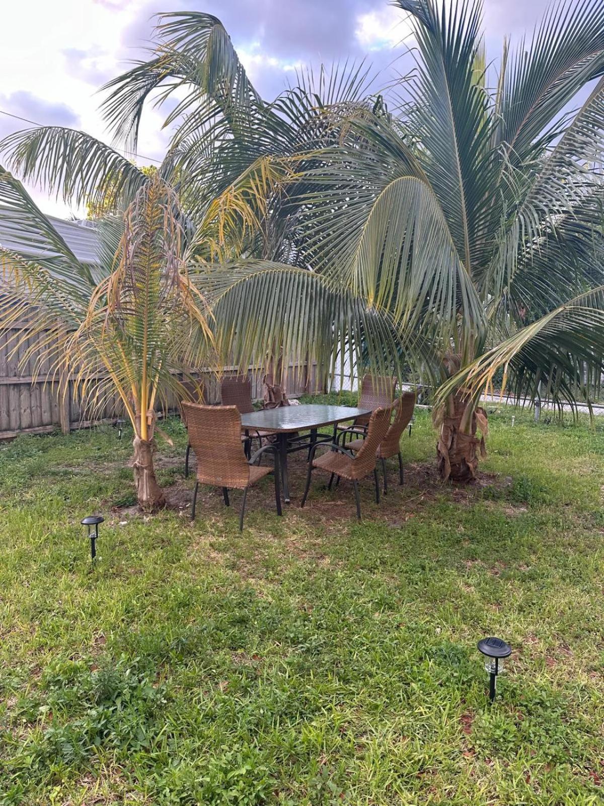 104 Mixed Shared Rooms Central, Friendly, Affordable Miami Exterior photo